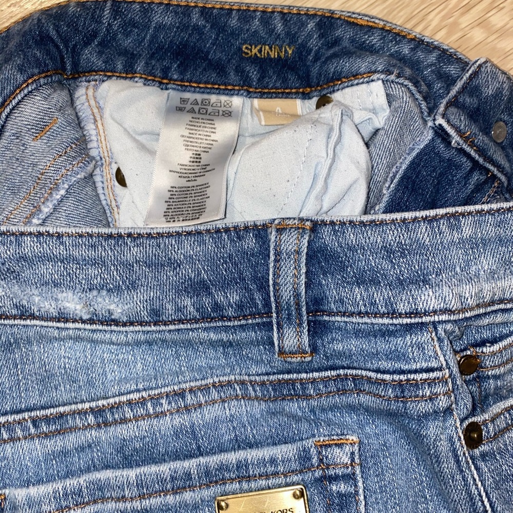 Michael Kors Minimal Rip Jean ☆ - Picture 4 of 5